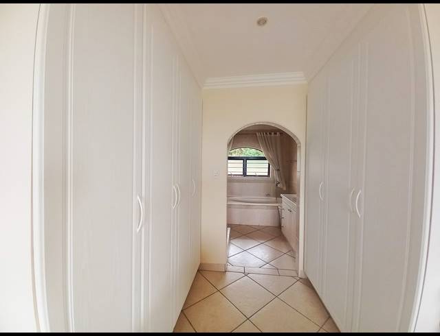 4 BEDROOM APARTMENT FOR SALE IN SHELLY BEACH